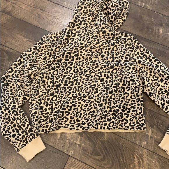 Animal Print Hooded Cropped Sweatshirt - Picture 5 of 5